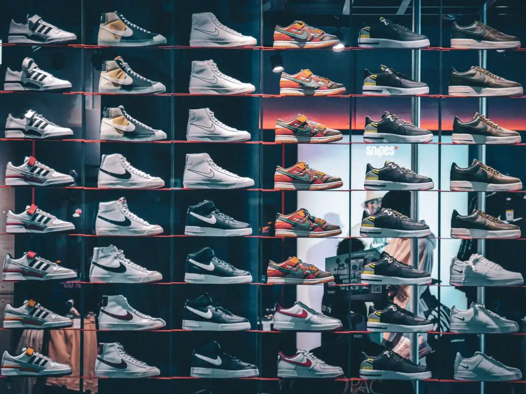 shoes on a shelf <yoastmark class=