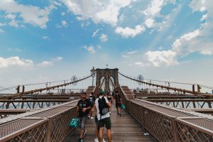 what are some free things to do in NYC, free things to do in NYC, free things to do in New York City, brooklyn bridge walk free NYC, NYC brooklyn bridge walk free.